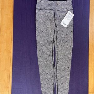 NWT Lululemon Plush Petal Wunder Under Pant Size 4